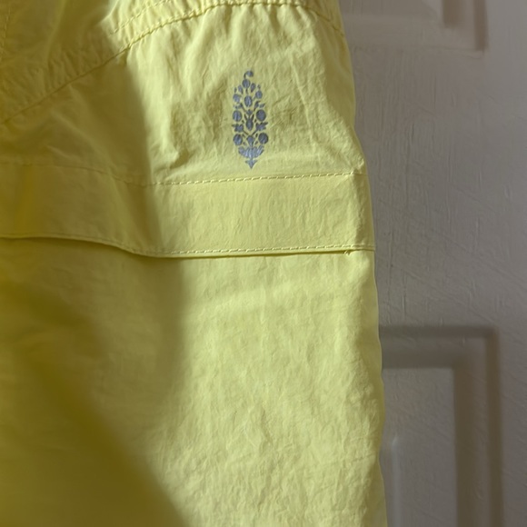 FP Movement by FREE PEOPLE In The Wild Shorts: YELLOW: NEW WITH TAGS: SIZE XS - Picture 3 of 4